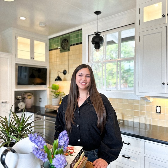 Meet your Posher, Ashley - Picture 4 of 5